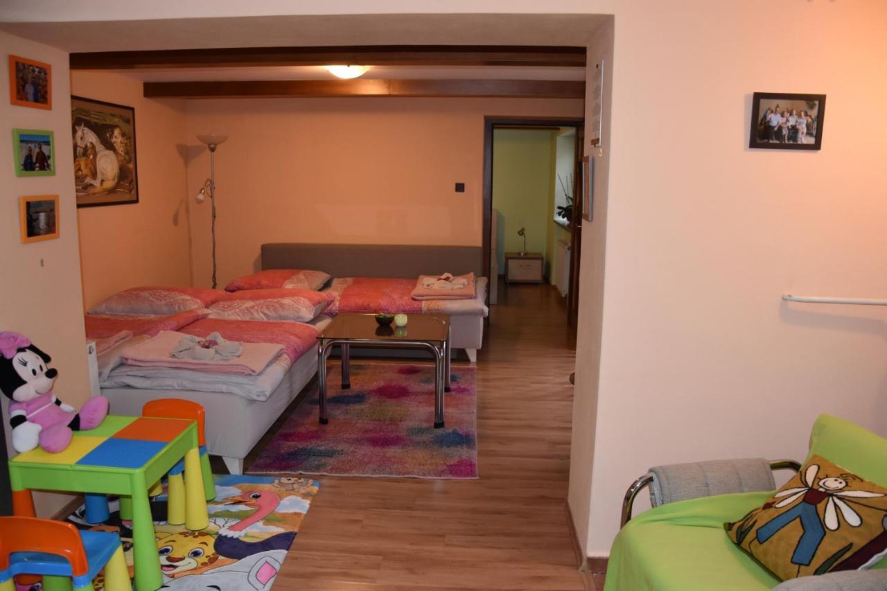 Dafinka Lägenhet Banská Bystrica Exteriör bild