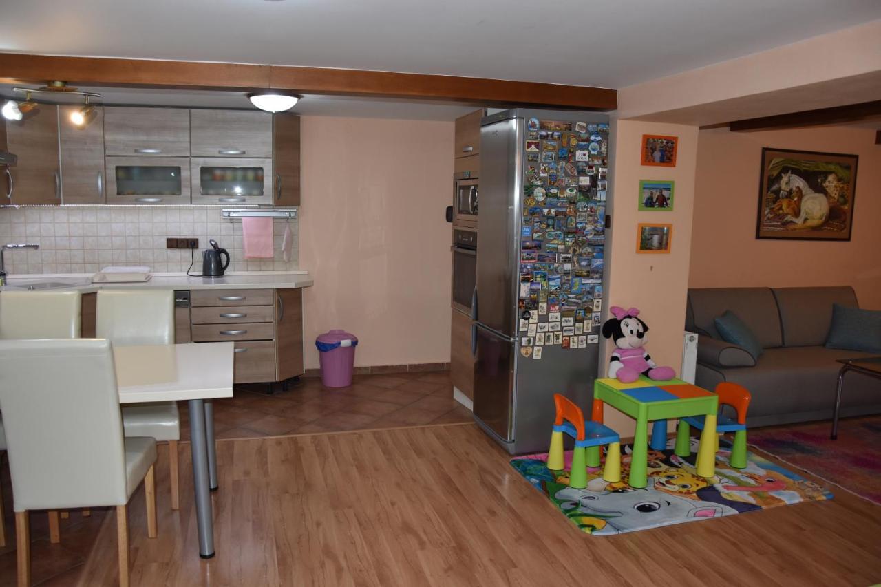 Dafinka Lägenhet Banská Bystrica Exteriör bild